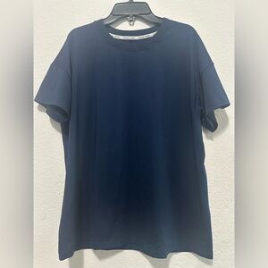 Tuckernuck Men's Navy Blue T-Shirt size M